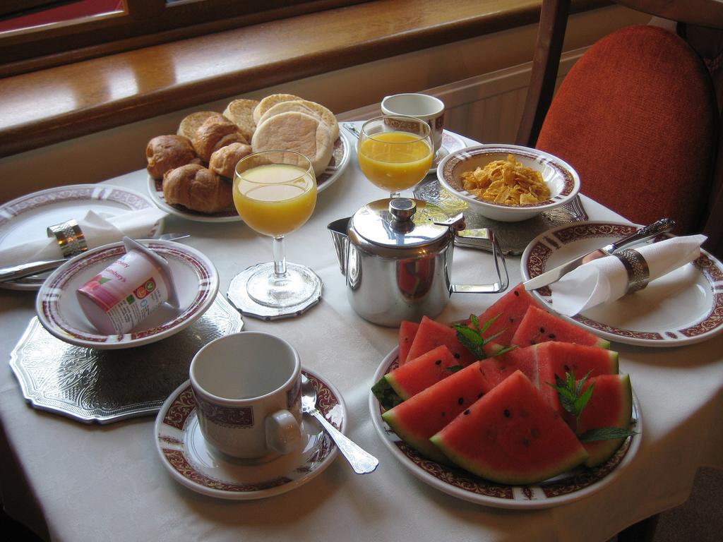 Yew Tree Guest House Bed & Breakfastノリッチ エクステリア 写真